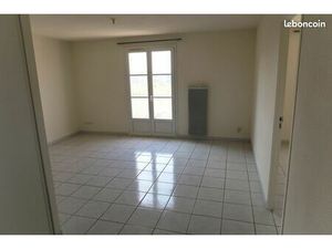 À LOUER – Agréable T2 avec balcon plein sud + parking privé – Essey (21320)