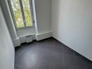 Location t2 menpenti castellane