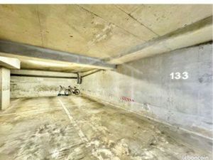 Place parking enfilade résidence petit Beauvert