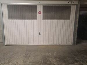 Grand garage à louer à Mandelieu