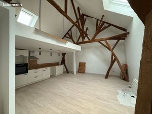 À louer studio avec mezzanine Mayenne