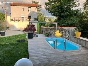 Location maison de ville avec piscine et vue sur le parc de montaud