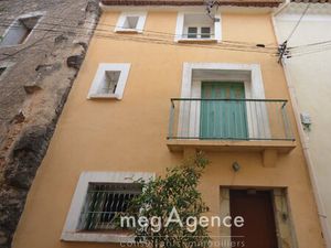 Maison de village de 85m2 avec garage de 40m2 ouvrant sur un parc