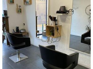 Vente local commercial 24m2 Pierrefeu-du-Var 83390 - 90000 € - Surface Privée