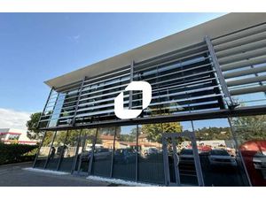 A VENDRE  Superbes surfaces lumineuses