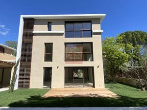 Location maison 7 pièces 230 m² à Aix-en-Provence (13090)  9 000 €