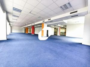 A VENDRE  AU PIED DU RER A ET RER E