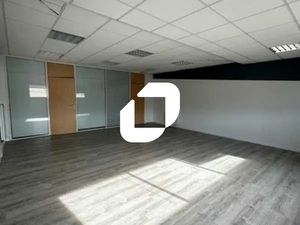 A VENDRE  SURFACES DE BUREAUX A LA VENTE PROXIMITE A13