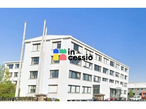 ? À LOUER – BEAUX PLATEAUX DE BUREAUX – 1 454 m² DIVISI