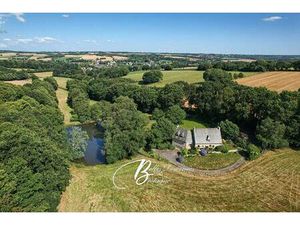 A vendre belle propriété au calme sur plus de 6 hectares avec étang Côtes d'Armor
