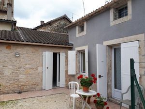 T2 - Plain Pied avec jardinet dans bourg de Thenon