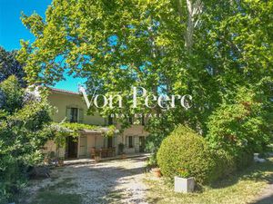 Mas en campagne avec deux studios