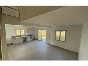 Location maison  m² T-5 à Esvres  1 300 €