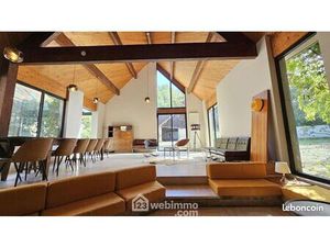 Maison 9 pièces 235 m²