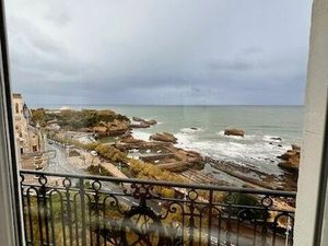Biarritz T2 de 63 m² Meublé avec Balcon - Vue Océan