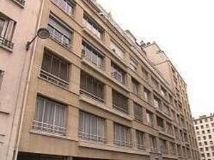 Box fermé angle charles Tellier Rue Claude Terrasse