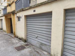 Garage à louer pour voiture dans résidence fermée