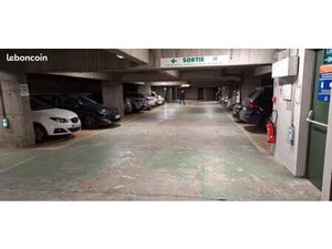 Parking pour voiture ou moto à Clichy à 200m de la ligne 14