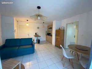 Appartement meublé loué à l 'année