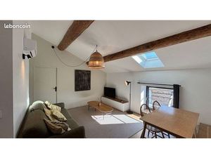 Joli T3 entièrement rénové – meublé – vue Luberon