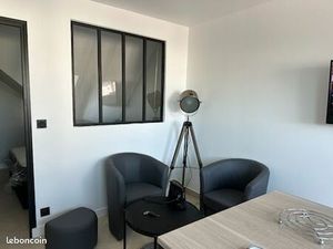 Studio meublé refait à neuf récemment situé rue Malmouche à Angers  à côté de Leroy Merlin