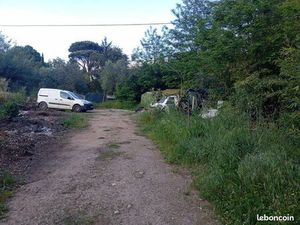 Terrain à louer avec eau Électricité pour stockage