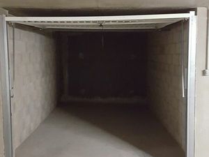 Garage fermé  équipé d’un compteur Linky de 14 m2 dans résidence récente-sécurisée
