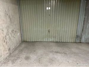 Garage / Parking / Box