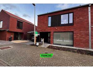 Spacieuse maison moderne de construction récente avec 3 cha…