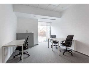 De magnifiques bureaux sur mesure pour 3 personnes à Spaces