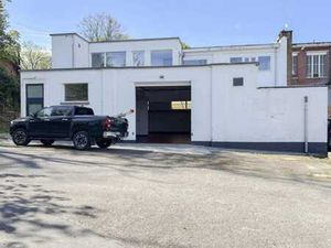 Ensemble semi-industriel de 275m²