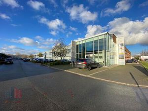 Bien professionnel à louer à Brugge € 245 (LICIM) - PANORAMA B2B Brugge - Kust | Zimmo