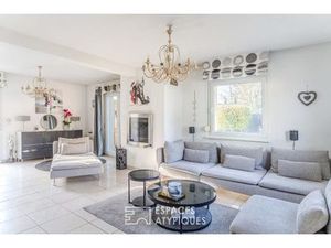 Maison familiale avec véranda et piscine