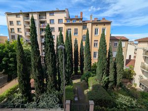 Appartement T2 . 57 m2 . Cave . Croix Rousse