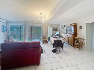 Spacieux appartement avec terrasse et garage