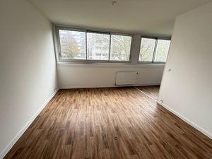 STUDIO AUX PORTES DU CENTRE VILLE AVEC CAVE ET PLACE DE PARK