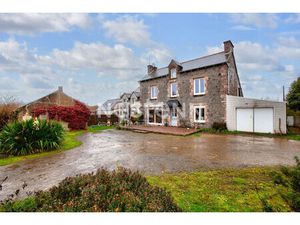 Vente d'une maison en pierres 3 chambres avec une autre habitation  dependance et Hangars 