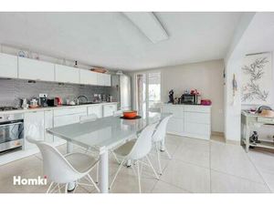 SIX FOURS PROXIMITE DU CENTRE MAISON DE TYPE 3/4 AU CALME SUR UNE PARCELLE DE 338m² + UN G