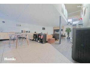 Loft 3 pièces 160 m²