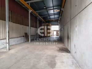 A LOUER ENTREPOT ZA DE LA ROSEYRE CONTES