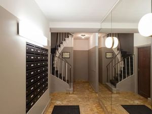 Studio 18 m2 sur rue piétonne rénovée à l'ancienne