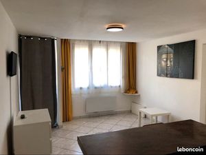 Studio meublé à louer