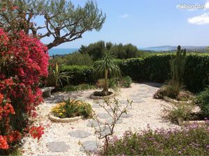 Très jolie T1 calm avec vue mer