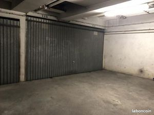 DOUBLE BOX FERMÉS À LOUER PARIS 18eme