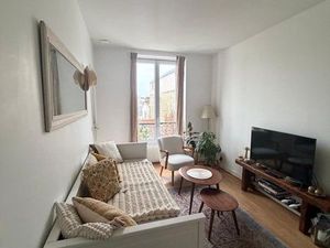 À louer vide 2 pièces secteur Bac