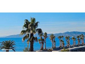 Vue mer  emplacement idéal  Résidence luxueuse entièrement rénové