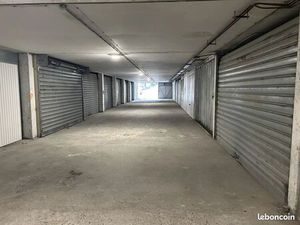Parking/box 1 pièce 15 m²