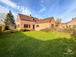 Biez — Villa de Charme à Louer : Confort de Vie & Jardin