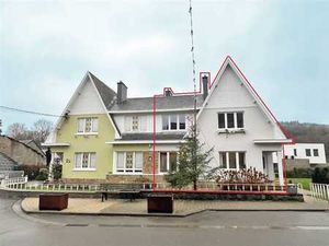 Maison 3 façades avec 3 chambres  terrasse et jardin située