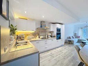 Superbe duplex situé en plein centre-ville.